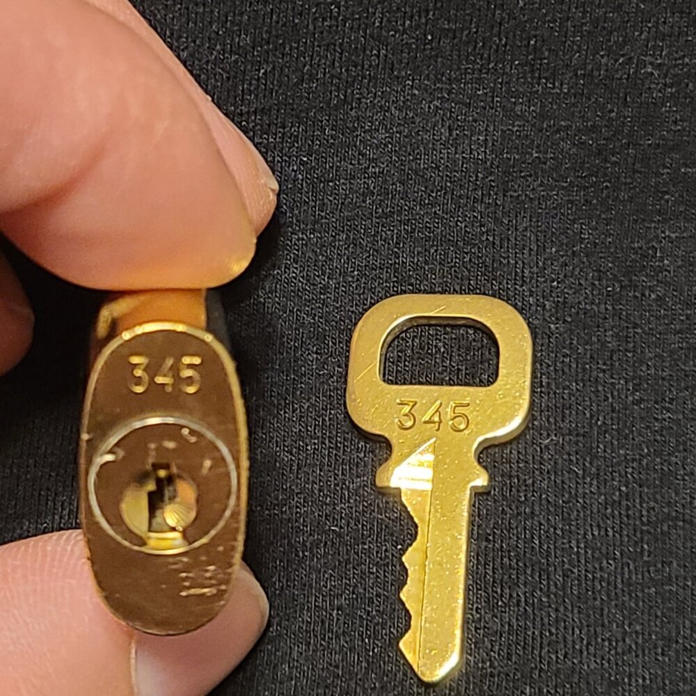 LV Lock & Key set #345 - Picture 4 of 8